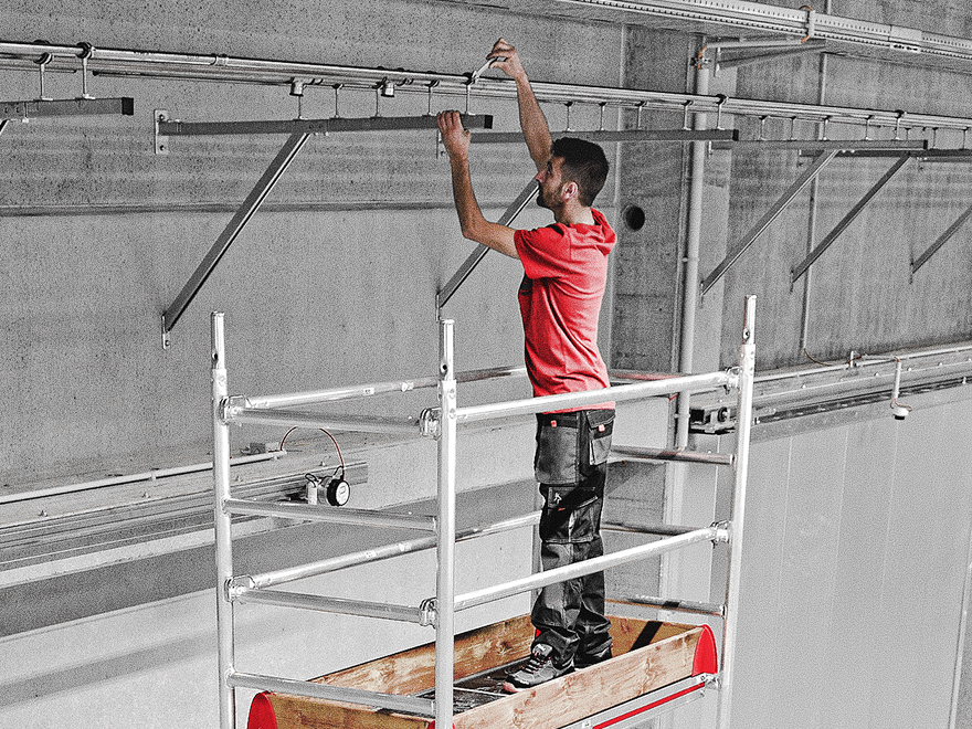 Steigtechnik-Wissen zur EN 1004 für Fahrgerüste. 